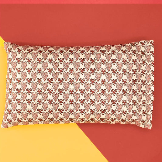 Bolsa térmica Salva TPM Valentine na horizontal, estampa de corações vermelhos sobre fundo amarelo e terracota